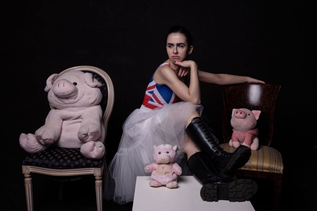 Locandina Maiali Rosa Volanti